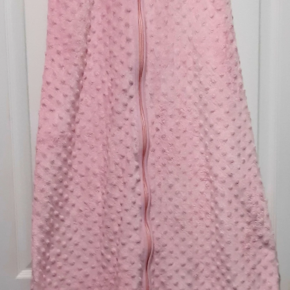 Pink Textured Hooded Kids Blanket - Cozy Wearable Bib